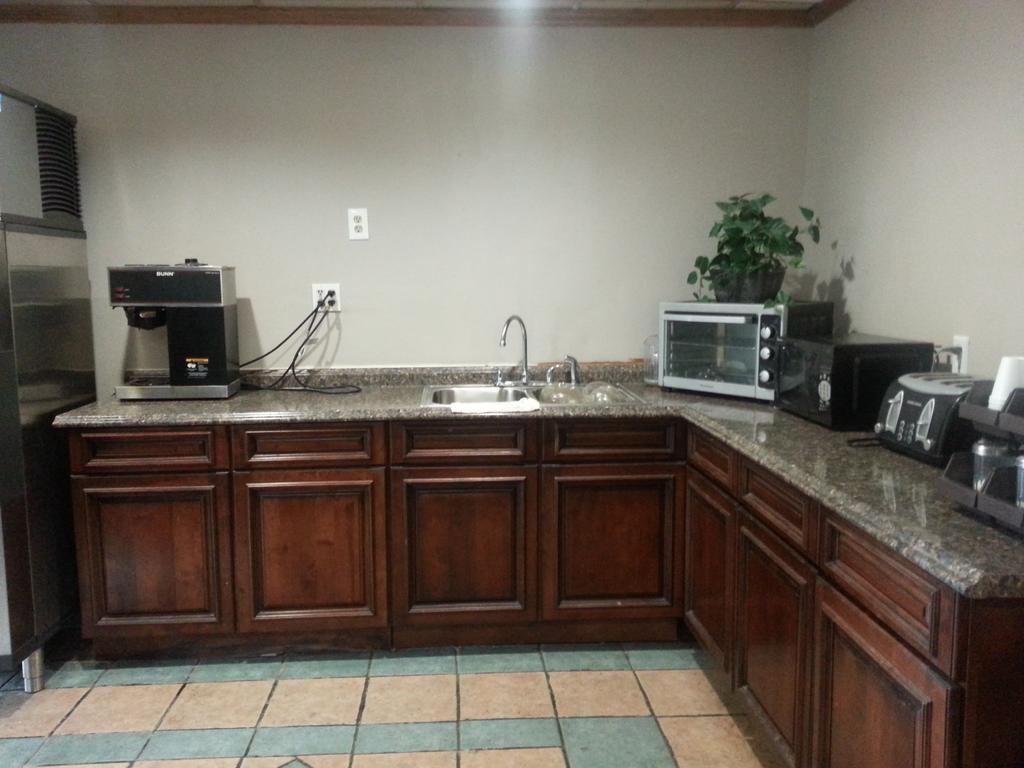 America'S Best Inn & Suites Clarksville 클라크스빌 외부 사진